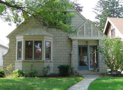 2453 N 66th St, Wauwatosa, WI 53213