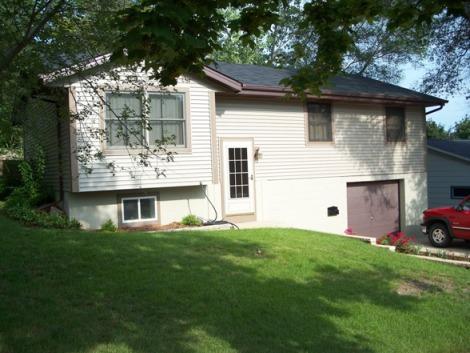 1339 N 11th Ave, West Bend, WI 53090