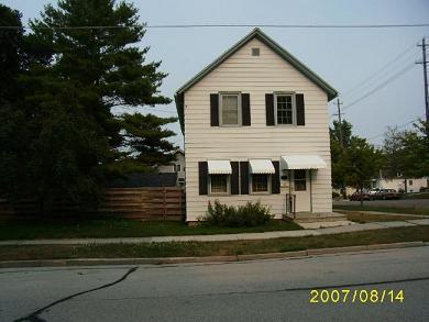 1235 S 13th St., Manitowoc, WI 54220