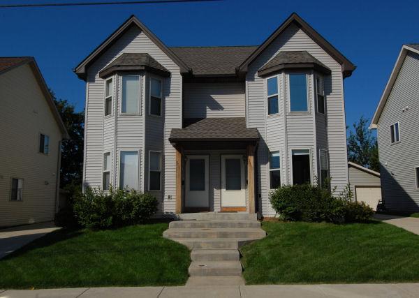 2449 S Saint Clair St. #5, Milwaukee, WI 53207