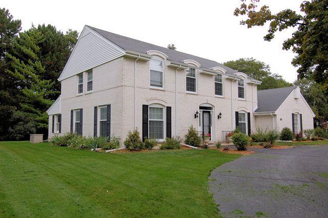 14150 Heatherwood Ct., Elm Grove, WI 53122