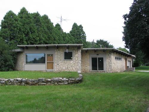 112 N Porter Ave., Waukesha, WI 53186