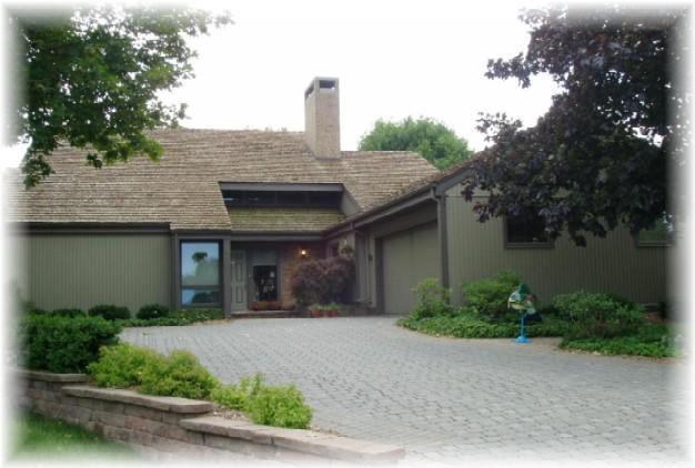 415 Bonita Ln, Caledonia, WI 53402