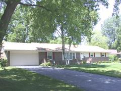 7001 N Braeburn, Glendale, WI 53209
