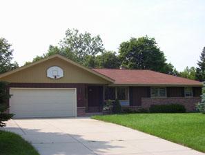 4119 S 122nd St, Greenfield, WI 53228