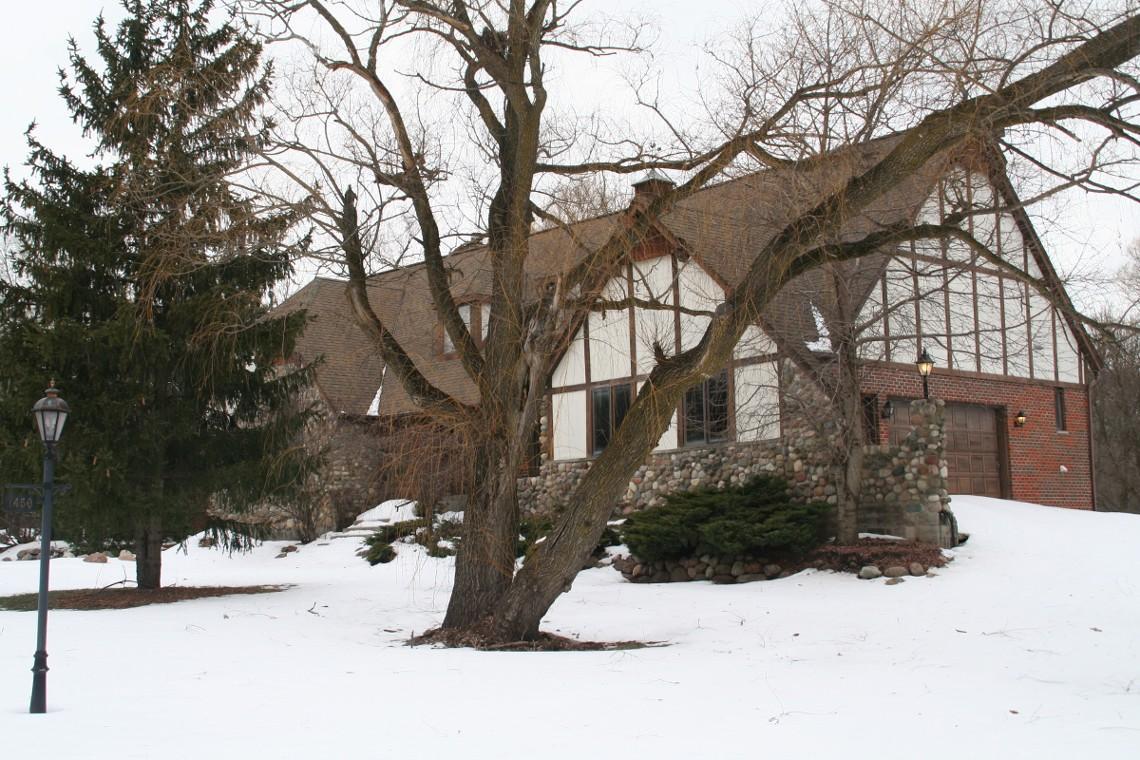 1450 Victoria Cir., Elm Grove, WI 53122