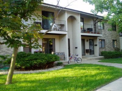 1445 S Carriage Ln., New Berlin, WI 53151