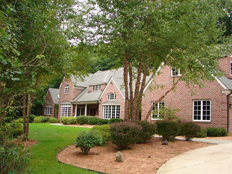 2380 Indian Tr., Brookfield, WI 53045