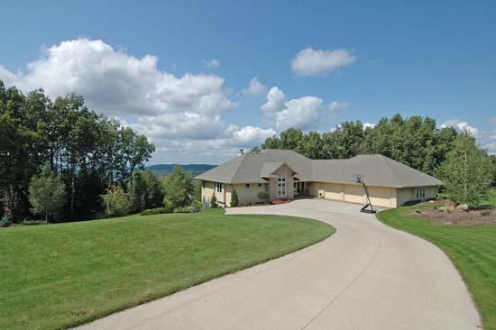 N5281 Innsbruck Rd., Onalaska, WI 54669