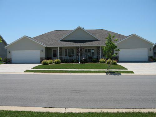 1458 Bluebell Dr., Hartford, WI 53027