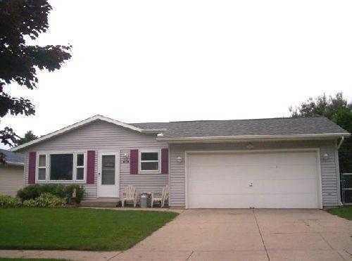 819 Dueno Ct., Manitowoc, WI 54220