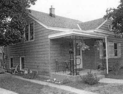 329 E Gauer Cir., Milwaukee, WI 53207