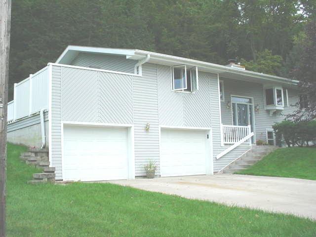 3135 Cliffside Dr., La Crosse, WI 54601