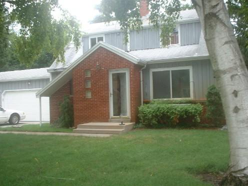 7222 N Pierron Rd., Glendale, WI 53209