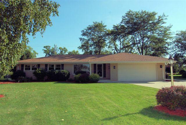 7670 S Mission Ct., Franklin, WI 53132