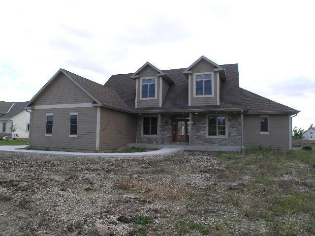 9559 W Prairie Grass Way, Franklin, WI 53132
