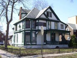 726 Cameron Ave., La Crosse, WI 54601