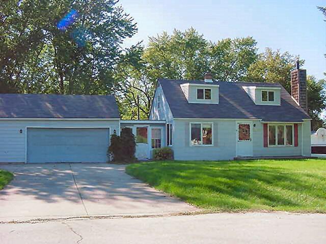 W271N2611 Pear Tree Ln., Pewaukee, WI 53072