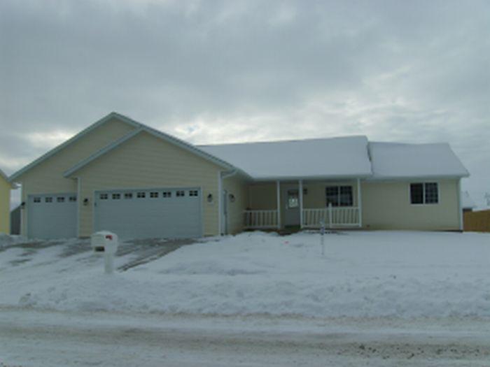 1910 Viking Ave., Holmen, WI 54636