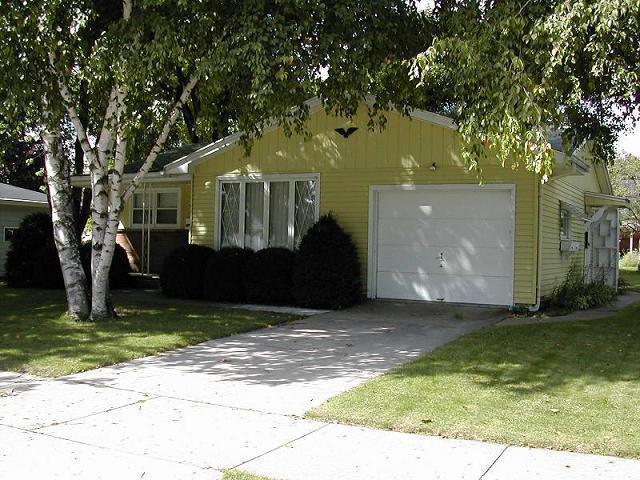 716 S 31st St., Manitowoc, WI 54220