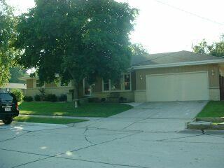 1698 Atlanta Cir., Manitowoc, WI 54220