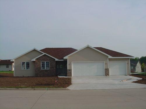 4402 Deerfield Ln., Manitowoc, WI 54220