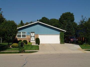 603 Riverview Dr., West Bend, WI 53095