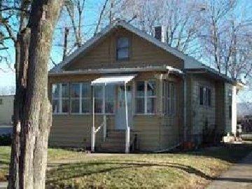 221 Dunbar Ave., Waukesha, WI 53186