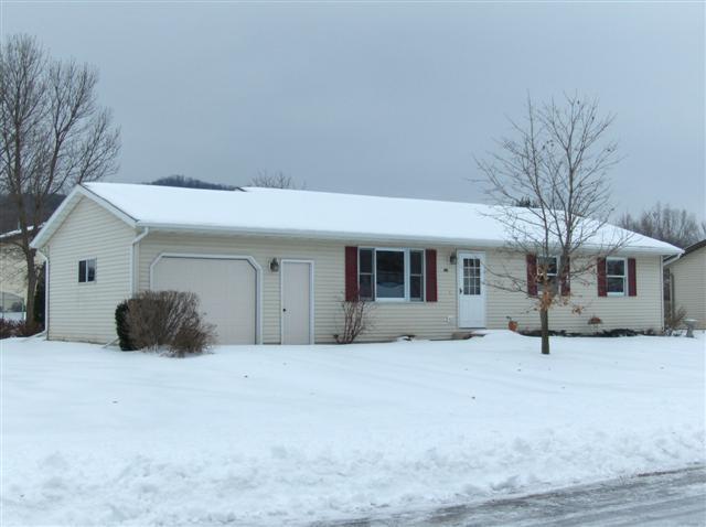 1513 Holley, Holmen, WI 54636