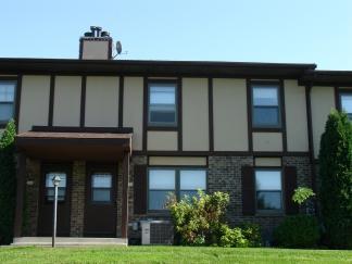 528 Manchester Ln, Hartland, WI 53029