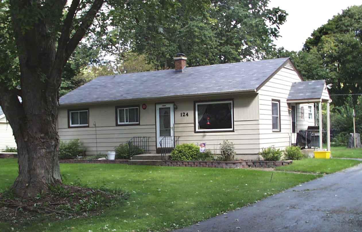 124 Park Ave., Eagle, WI 53119
