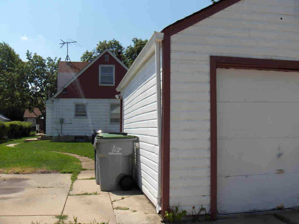 4218 W Glendale Ave, Milwaukee, WI 53209
