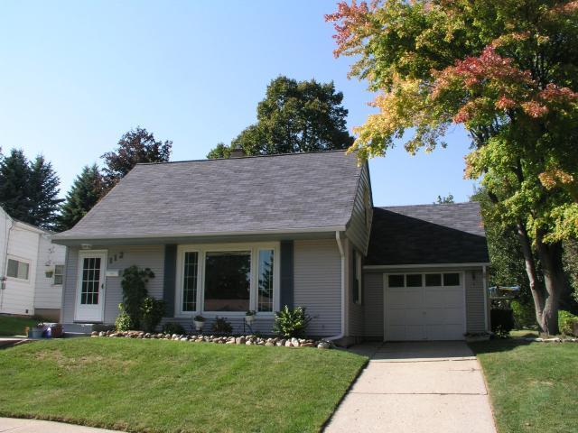 112 Hawthorn Dr., West Bend, WI 53095