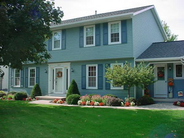 4004 Seneca Ct., Manitowoc, WI 54220