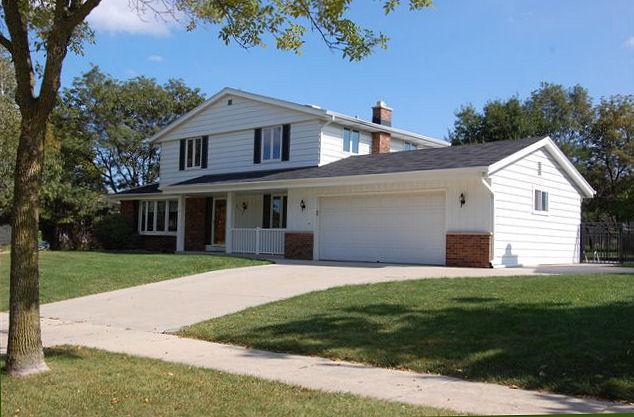 8110 S White Oak Dr., Oak Creek, WI 53154