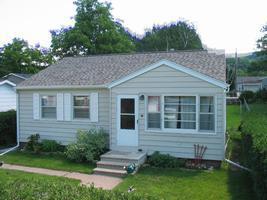 915 S 25th St, La Crosse, WI 54601