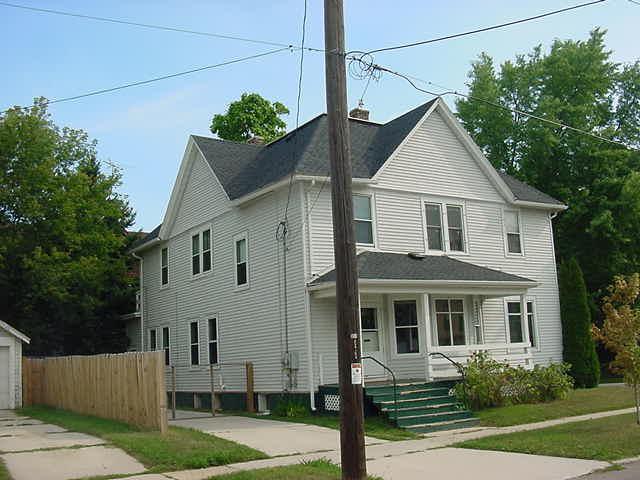 1302 Hamilton St., Manitowoc, WI 54220