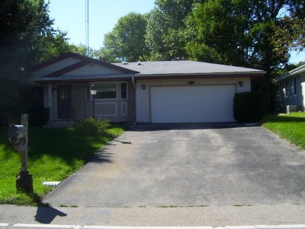 3330 Southwood Dr., Racine, WI 53406