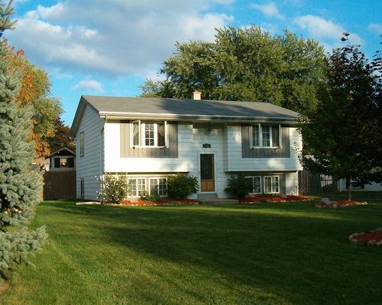 5952 S 35th St., Greenfield, WI 53220