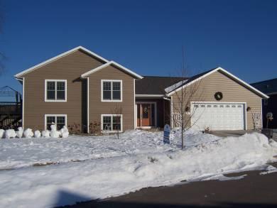 725 Elizabeth Ln., Onalaska, WI 54650