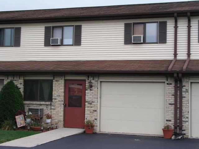 1145 Vogt Dr #10, West Bend, WI 53095