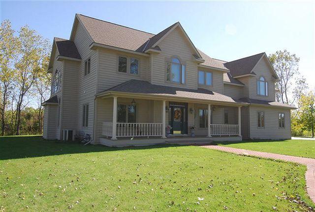 8840 N Lodgewood Rd., River Hills, WI 53217