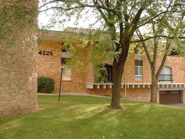 4225 W River's Edge #15, Brown Deer, WI 53209