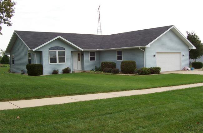 505 S Devendorf St, Elkhorn, WI 53121