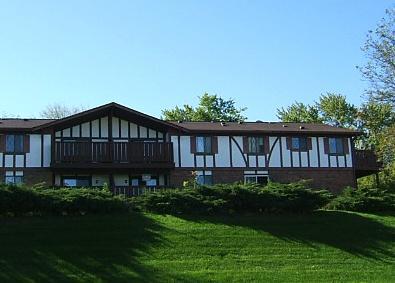 1334 Greenhedge #B-2, Pewaukee, WI 53072