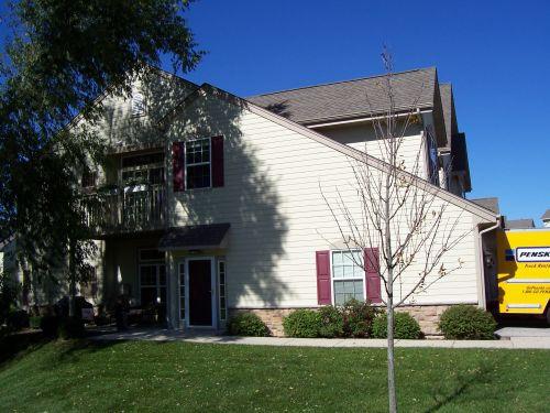 8624 S Roxbury Way, Oak Creek, WI 53154