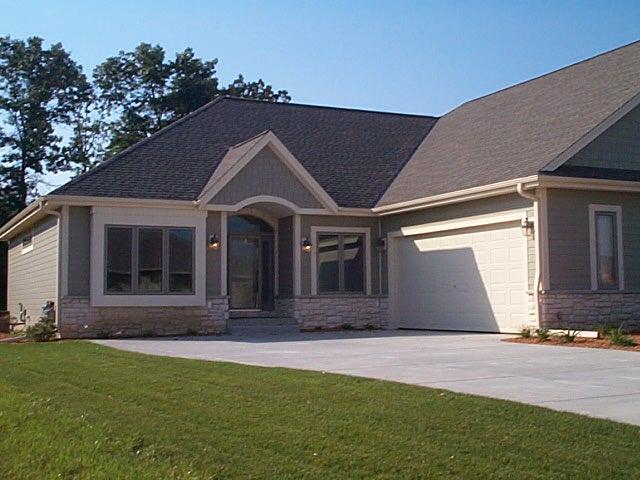 9073 S Cordgrass Cir West, Franklin, WI 53132