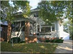 921 Monroe Ave, Racine, WI 53405