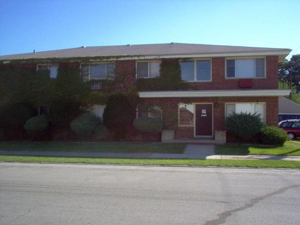 1909 W Hickory Grove, Racine, WI 53403