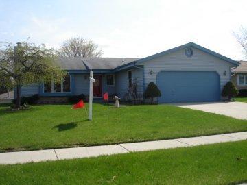N169W20249 Chateau Dr, Jackson, WI 53037